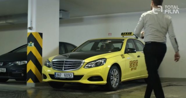 Film Taxi 121 k přehrání přes internet.